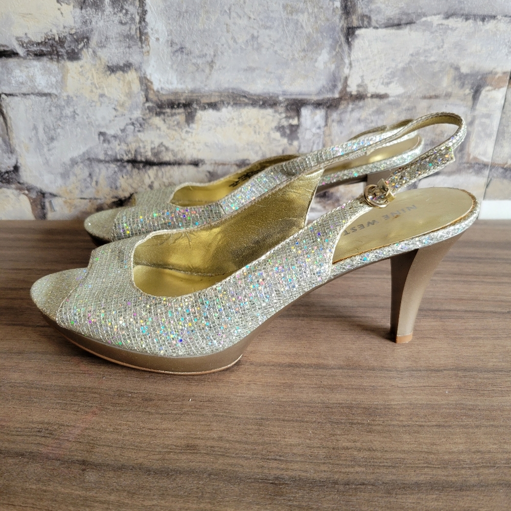 Nine West size 9 gold glittery slingbacks